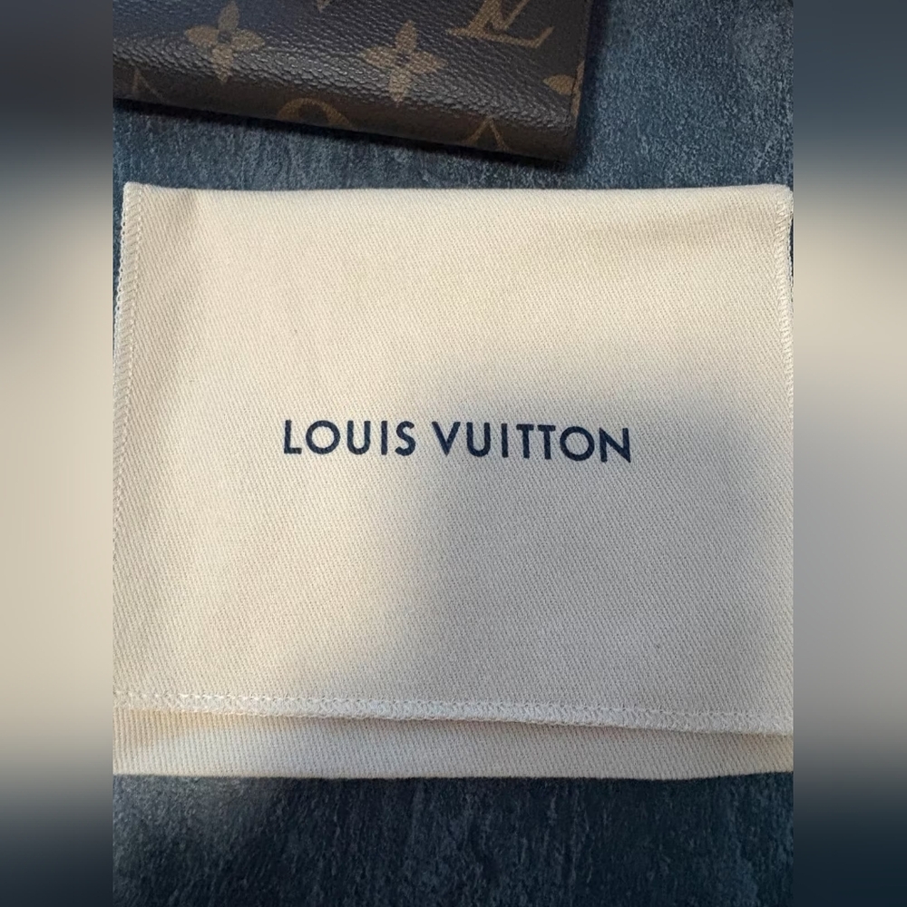 Louis Vuitton Monogram Victorine Wallet - Picture 15 of 15